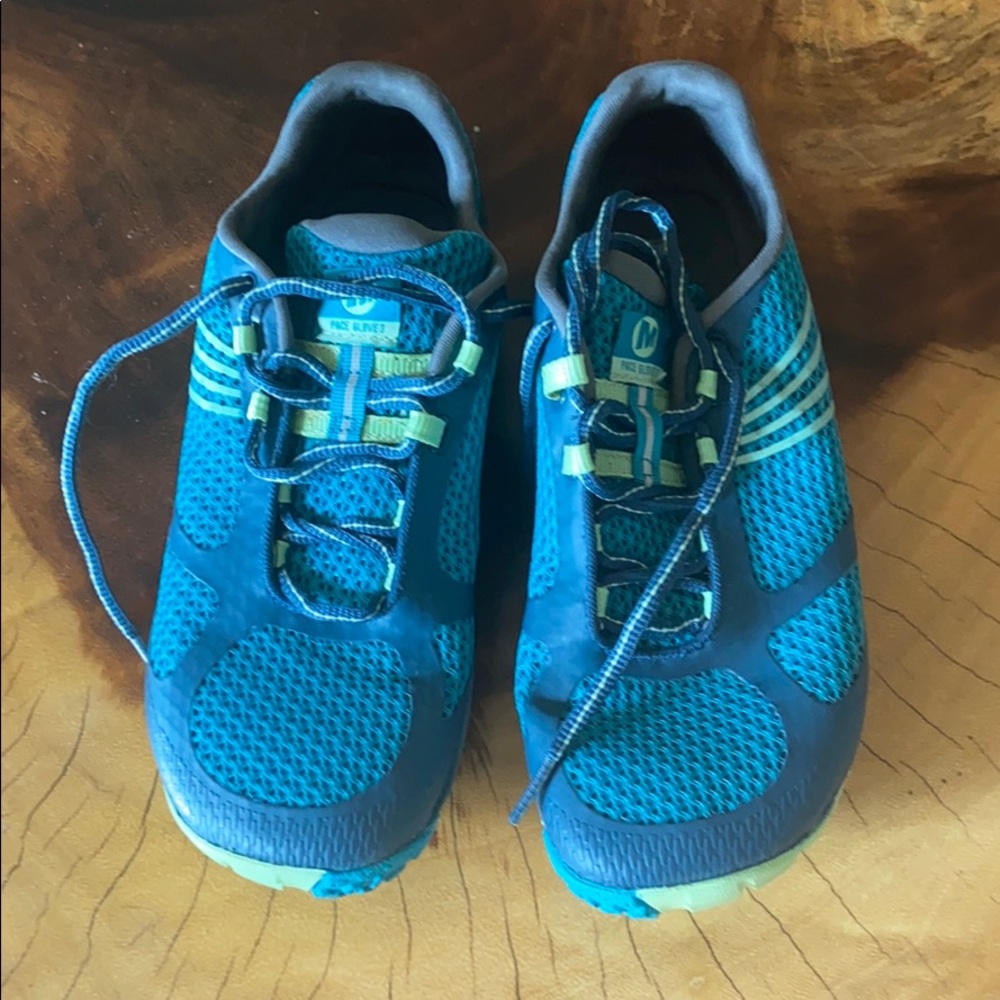 Excellent condition Merrell Pace Glove 3